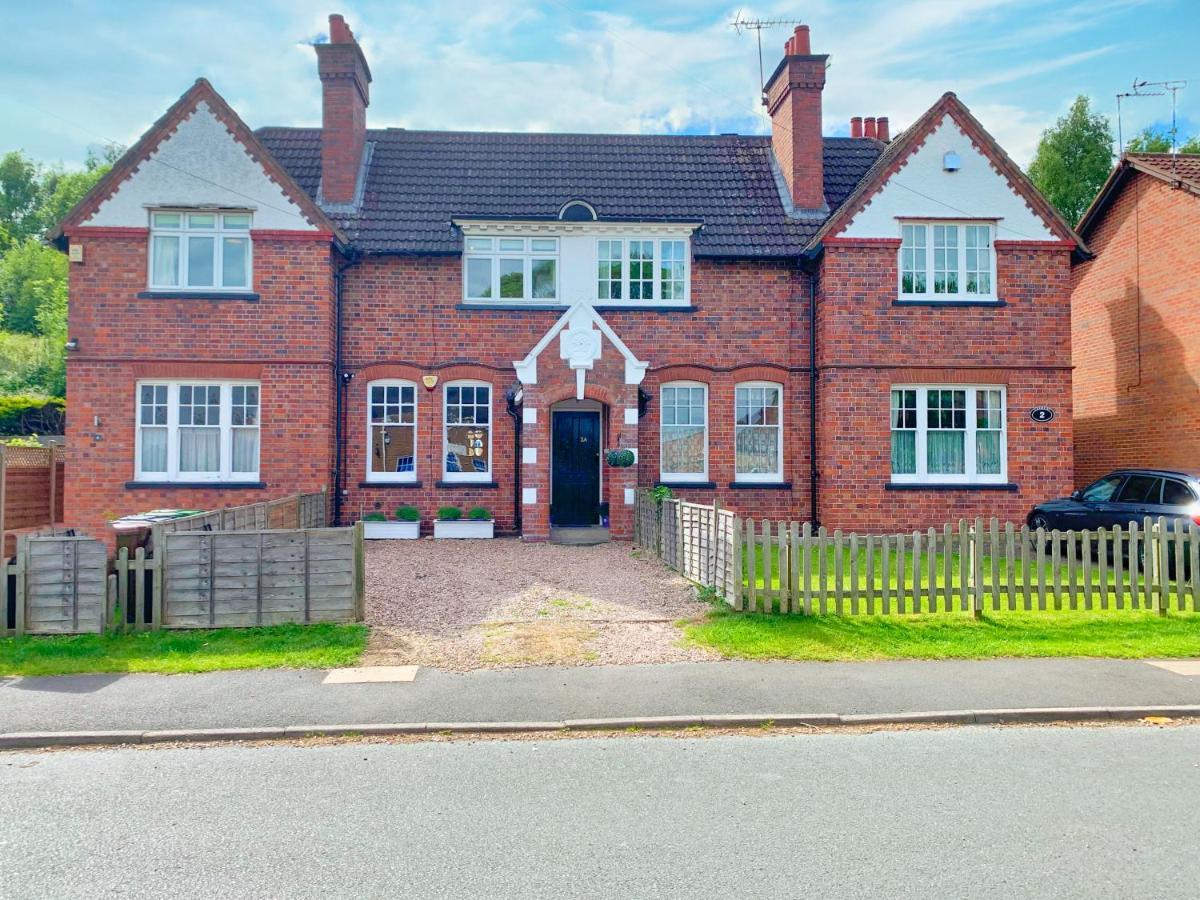 Boutique Family Apartment In Celebrity Village. Barnt Green Exterior foto