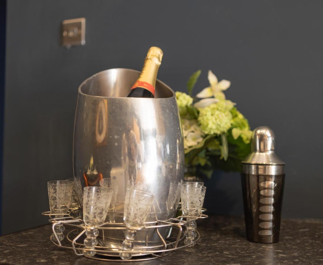 Boutique Family Apartment In Celebrity Village. Barnt Green Exterior foto